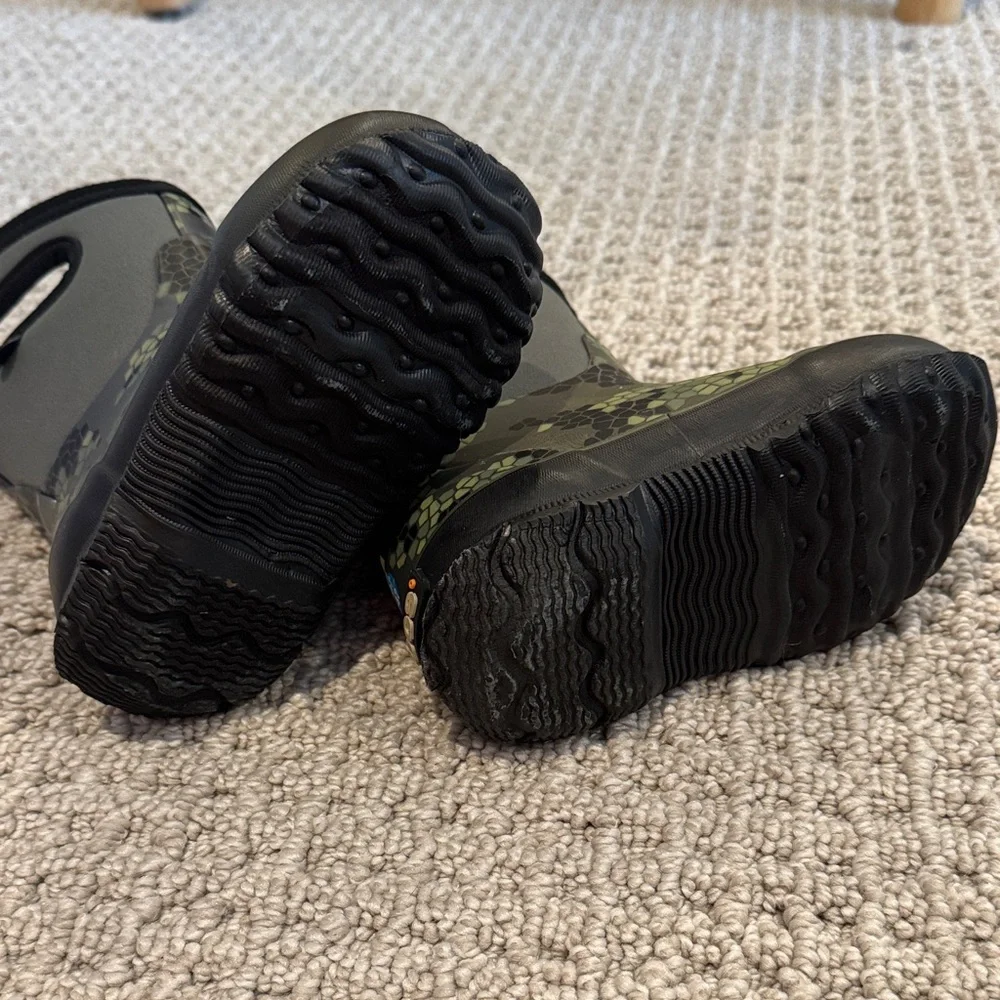 BOGS Kids Green Camo Waterproof Rain Boots